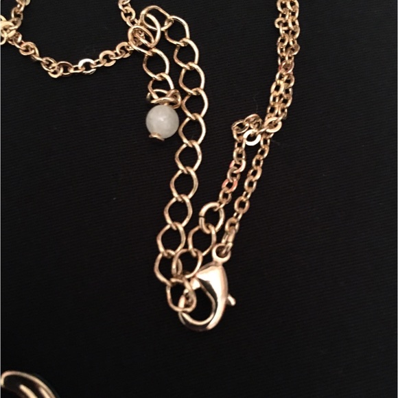 Elephant Necklace - Picture 5 of 6